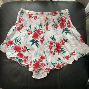 Flowy Hollister shorts